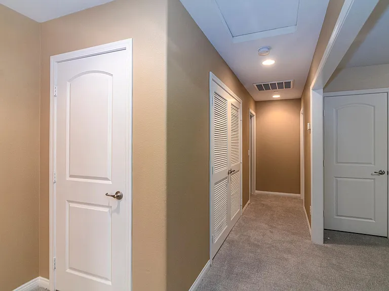 16114 Merrill Ave #4 — Photo 10