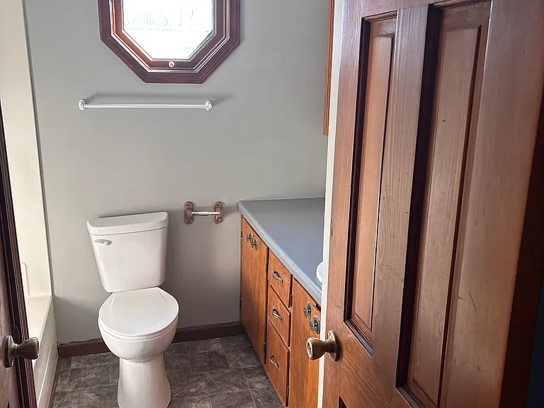 1400 N Elm St — Photo 11