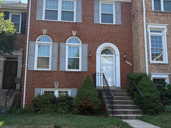 20933 Sandstone Sq, Sterling, VA 20165