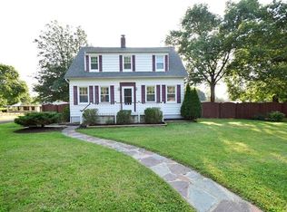 749 Edgewood Rd, Riegelsville, PA 18077