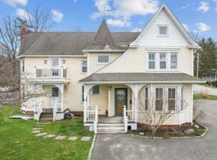 49 Landing Ave, Smithtown, NY 11787