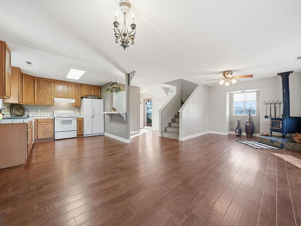 1st image of 101 Terrace View Cir