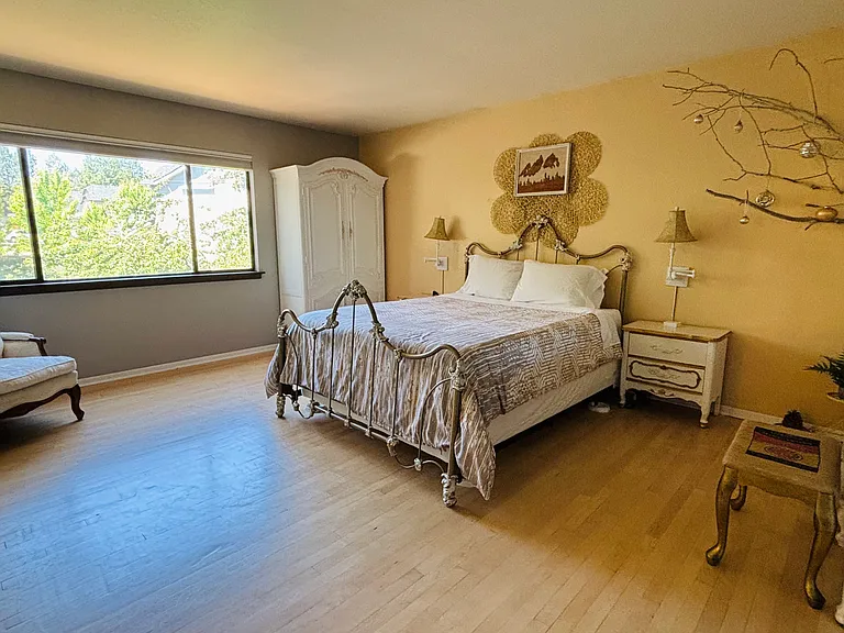 1865 NE Snowbird Ct — Photo 6