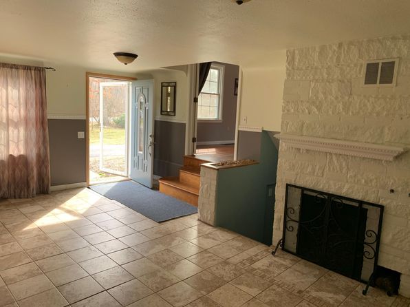 15922 Fernwood Rd, Chagrin Falls, OH 44022