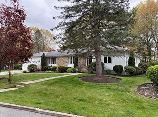 21 Cambio Ct, Cranston, RI 02921