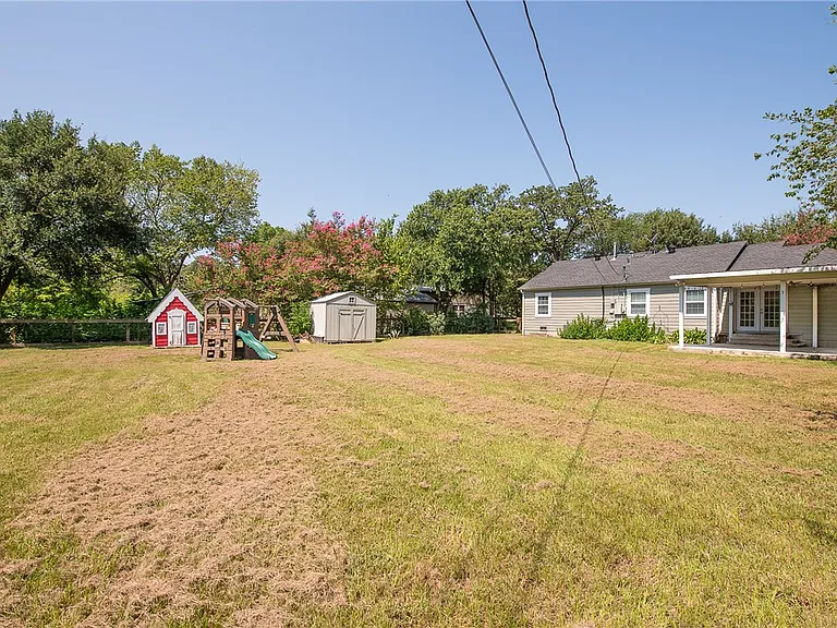 709 Inwood Dr — Photo 22
