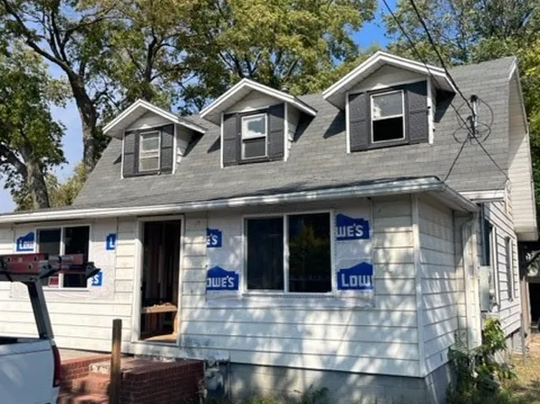 2736 Dean Ave, Des Moines, IA 50317