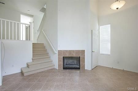 1st image of 19 Kenilworth Ln