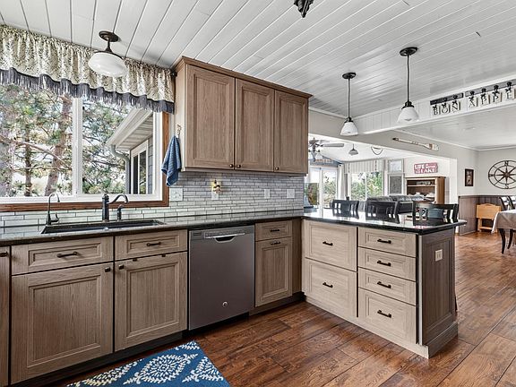 4th image of 10446 Shady Ln