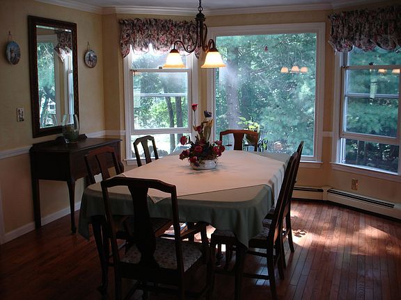        Dining Rm.