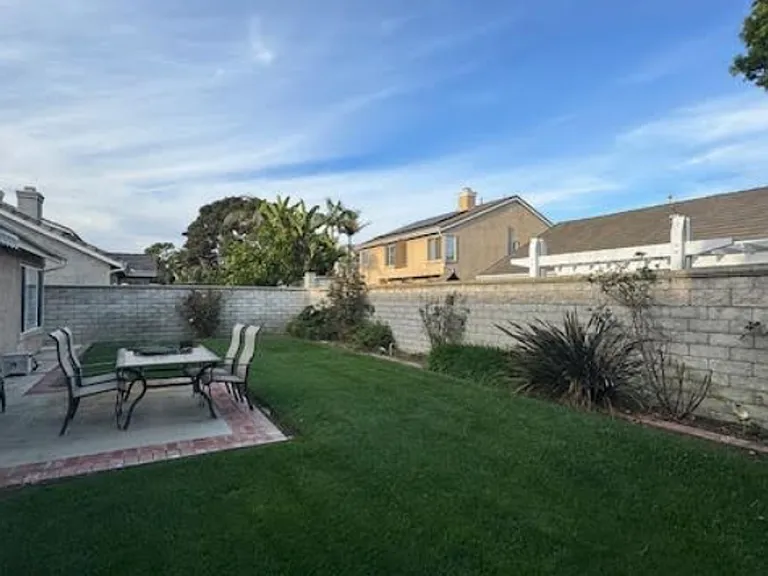 652 Teresa St — Photo 12