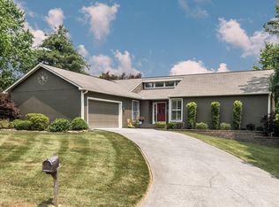 1302 Cherry Tree Ln, Knoxville, TN 37919