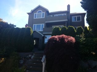 3212 W Viewmont Way W, Seattle, WA 98199