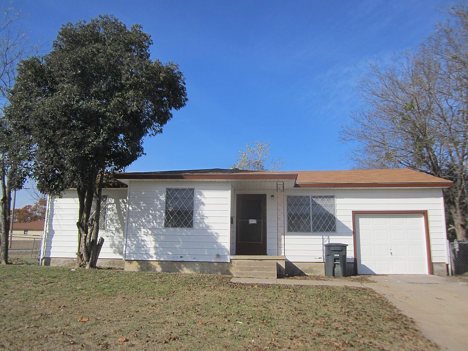 1st image of 909 S 2nd St