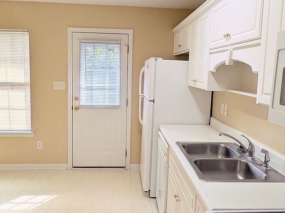 5th image of 407 Flowing Creek Dr