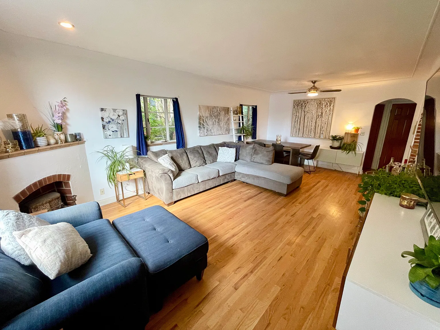 4 bed, 1886 sqft, $3,595 — Photo 2