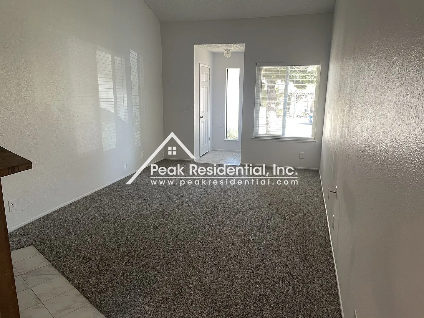 Spacious Fair Oaks 2bd/1ba Duplex with 1 Car Garage — Photo 2