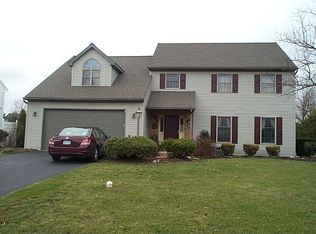 45 Cypress Dr, Leola, PA