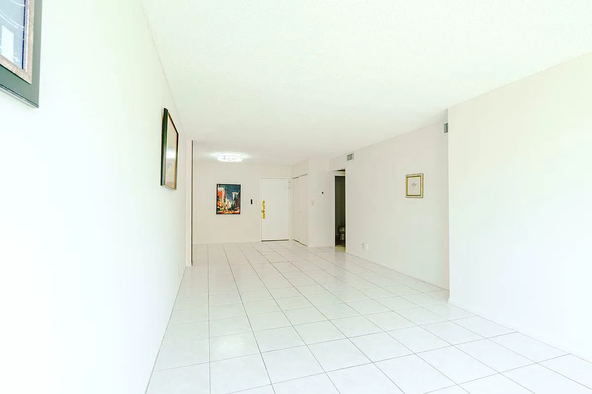2 bed, 1.5 bath, 924 sqft, $2,100 — Photo 4