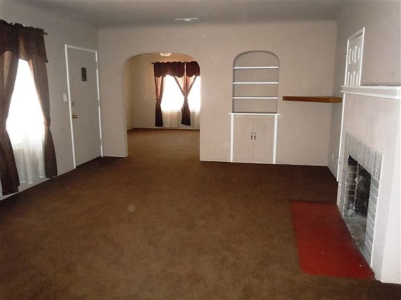3rd image of 401 E Grangeville Blvd