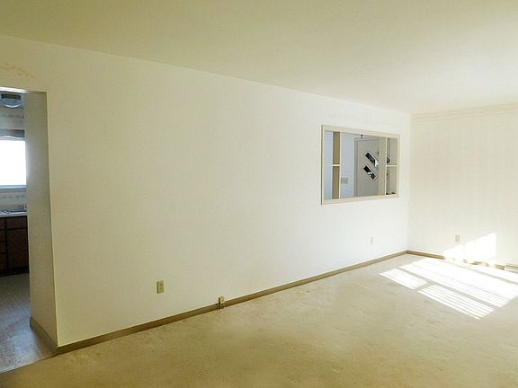 3rd image of 1800 Markosen St