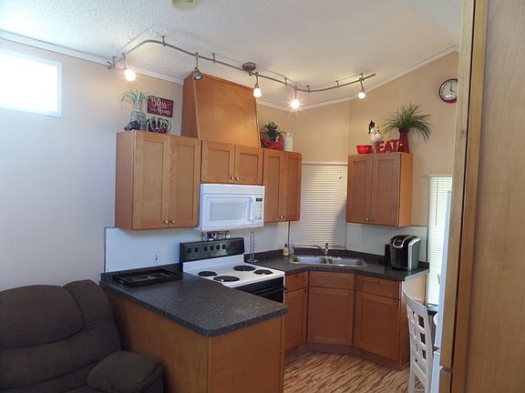 2nd image of 34611 Lillian St