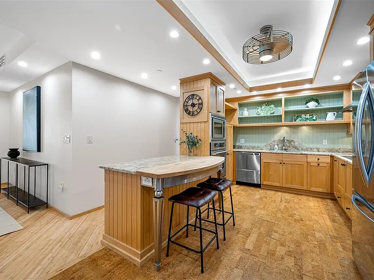 1 Beach Dr SE #2211 — Photo 27