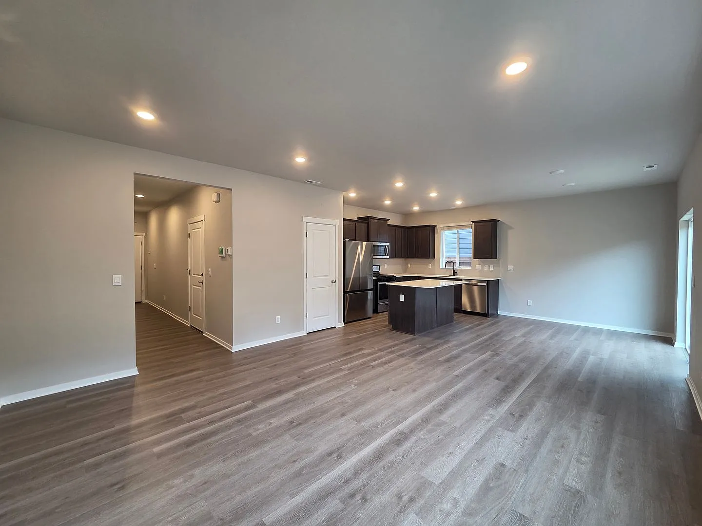 Large Four Bedroom Home For Rent in Port Orchard's Stetson Heights Neighborhood! Avail. Now! — Photo 4