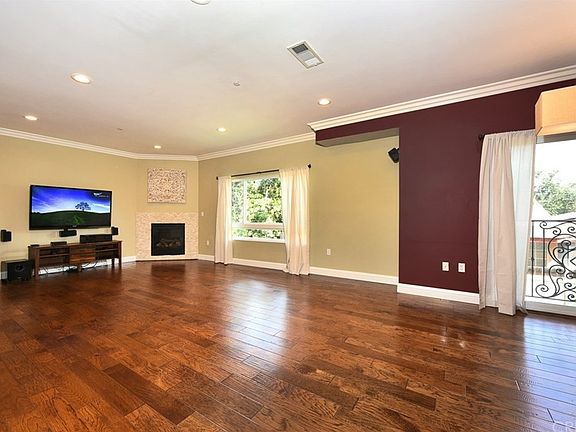 5th image of 12645 Oxnard St Unit 16