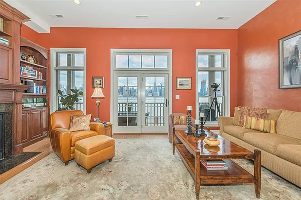 Rented by Keller Williams City Life Realty | media 14