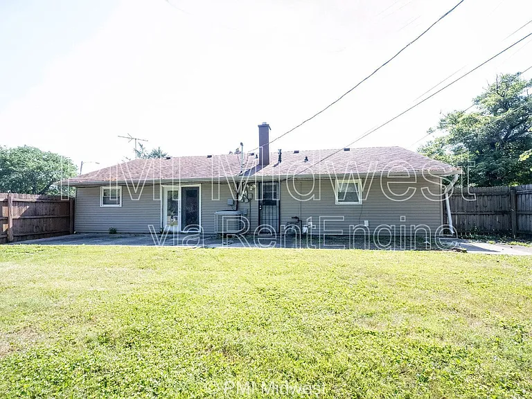 3926 Malibu Dr — Photo 13