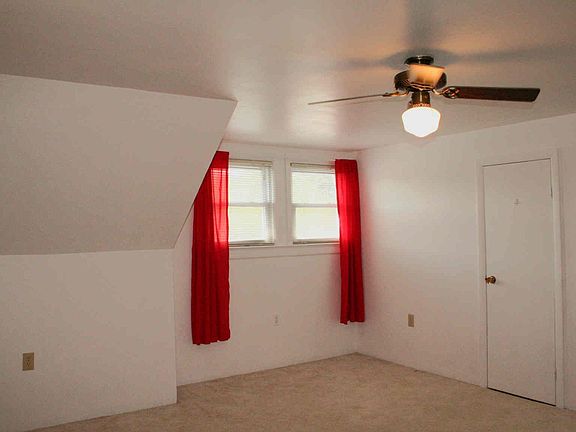 Master bedroom  This big room measures 16x13. 