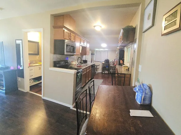 231 Military Rd E — Photo 17