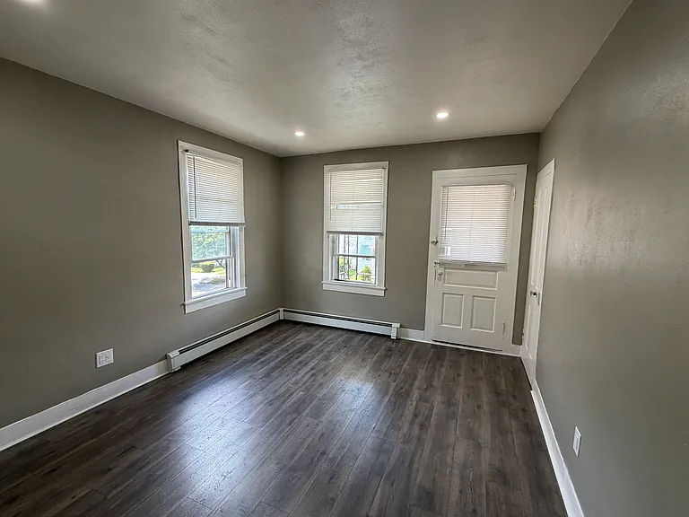 50 E 4th St #2 — Photo 9