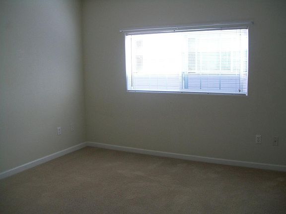 5th image of 1215 Taft Ave #C
