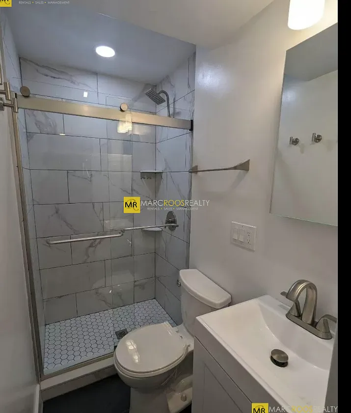 2 bed, 999 sqft, $4,000 — Photo 1