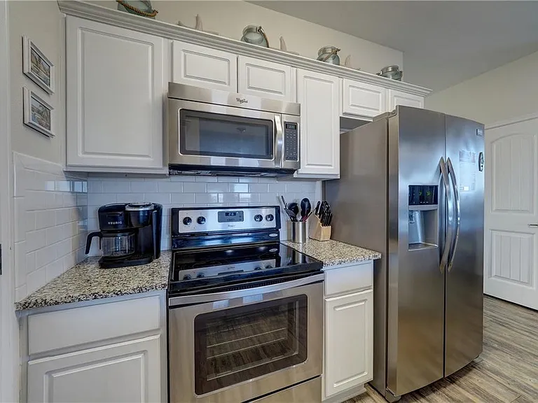 15102 Dory Dr — Photo 6