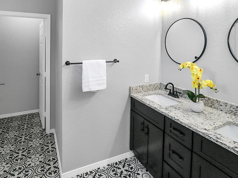 1416 Skyline Hls — Photo 12