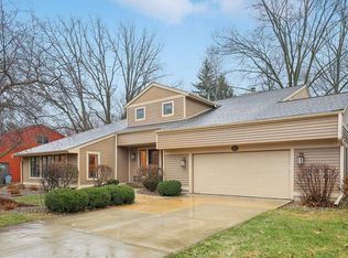 2907 Robin Ct, Fitchburg, WI 53711