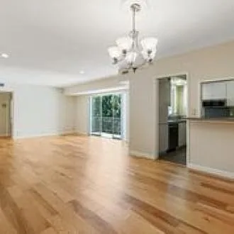 7309 Franklin Ave — Photo 2