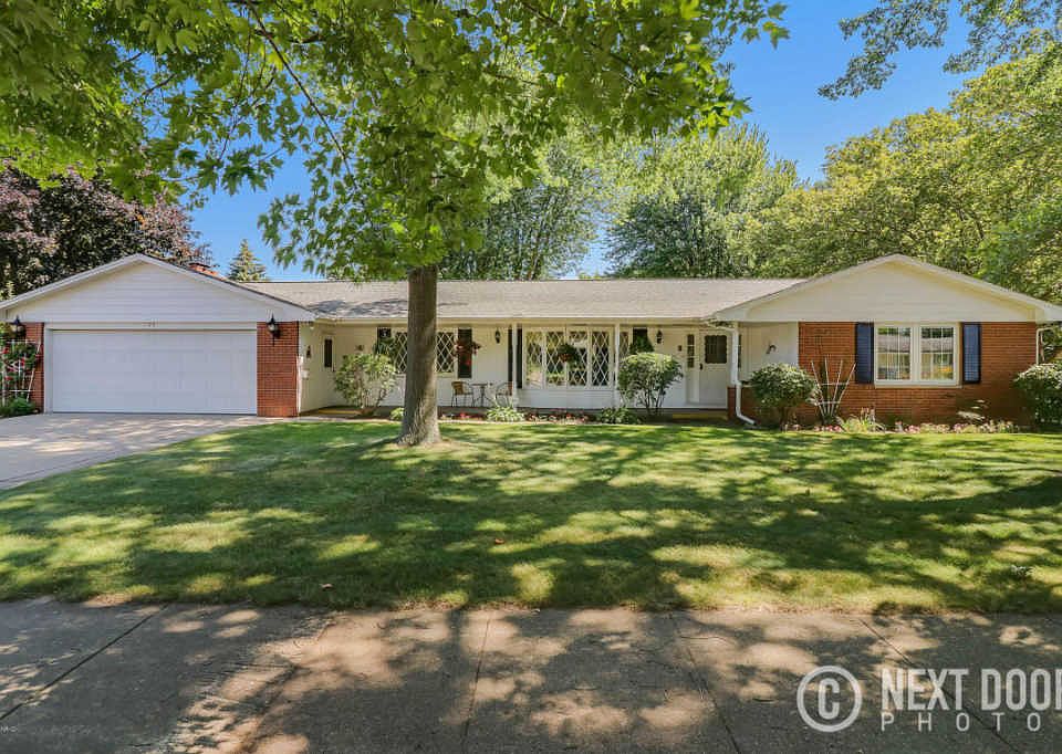 1st image of 25 Bellwood Dr