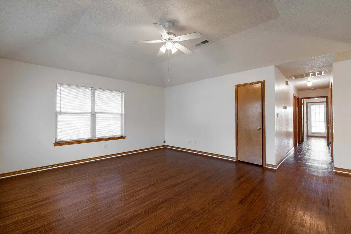 2740 Maple Tree Rd — Photo 4