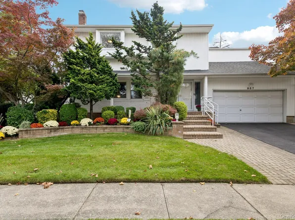 987 S End, Woodmere, NY 11598