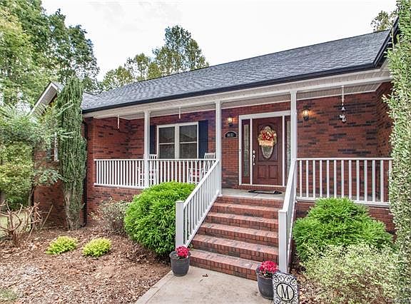 2nd image of 8032 Cypress St