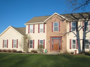 61 W Sedgemeadow St, Elkhorn, WI