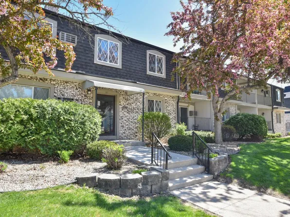 121 West North STREET #32, Waukesha, WI 53188
