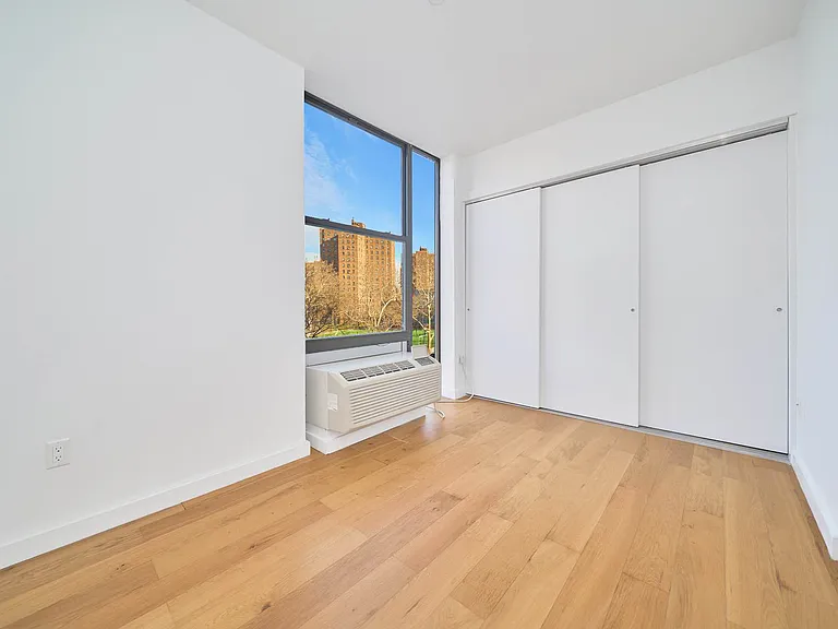 2338 2nd Ave #8W — Photo 9