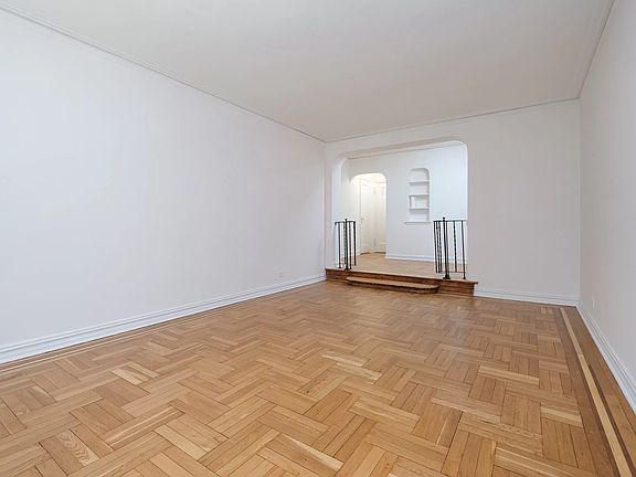 3rd image of 2685 Creston Ave APT 1L