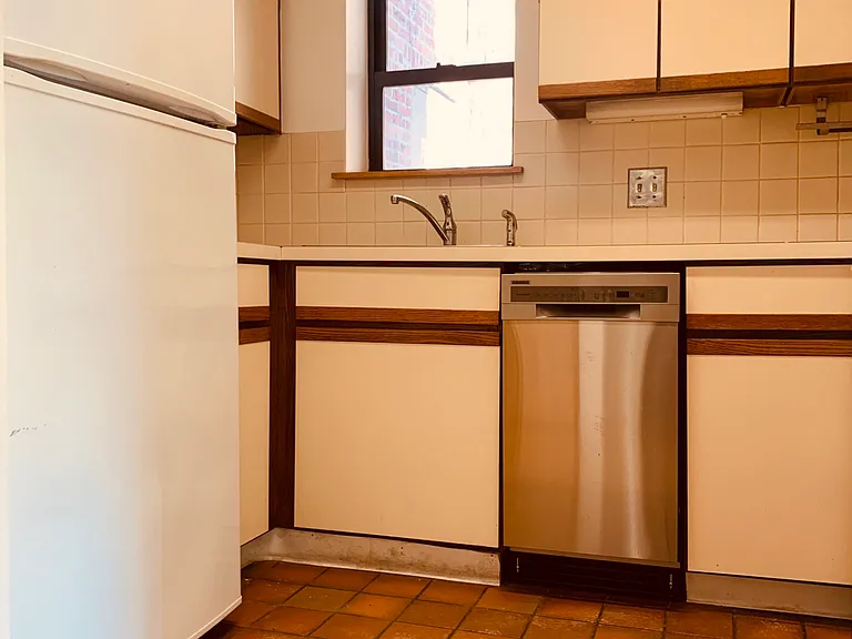 102 Gainsborough St #6 — Photo 4