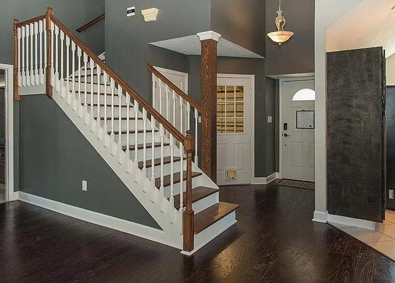 1066 Windmill Dr — Photo 2